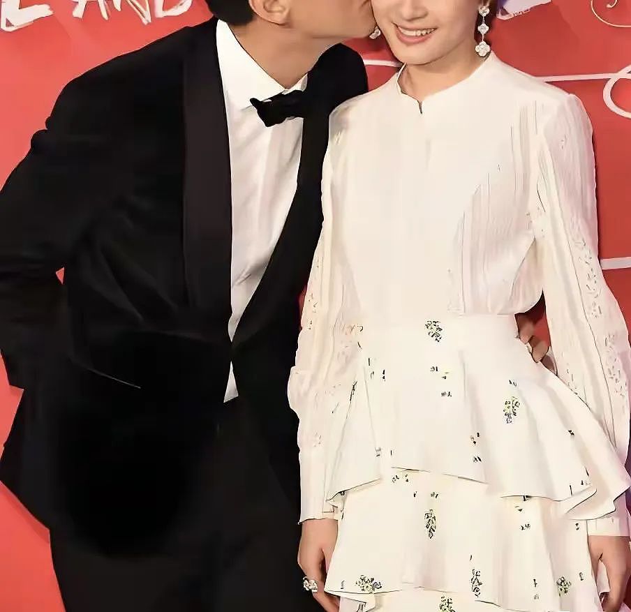从影帝到软饭男？伐木累偷吃被抓现行，今靠妻子赚钱维持体面（组图） - 5
