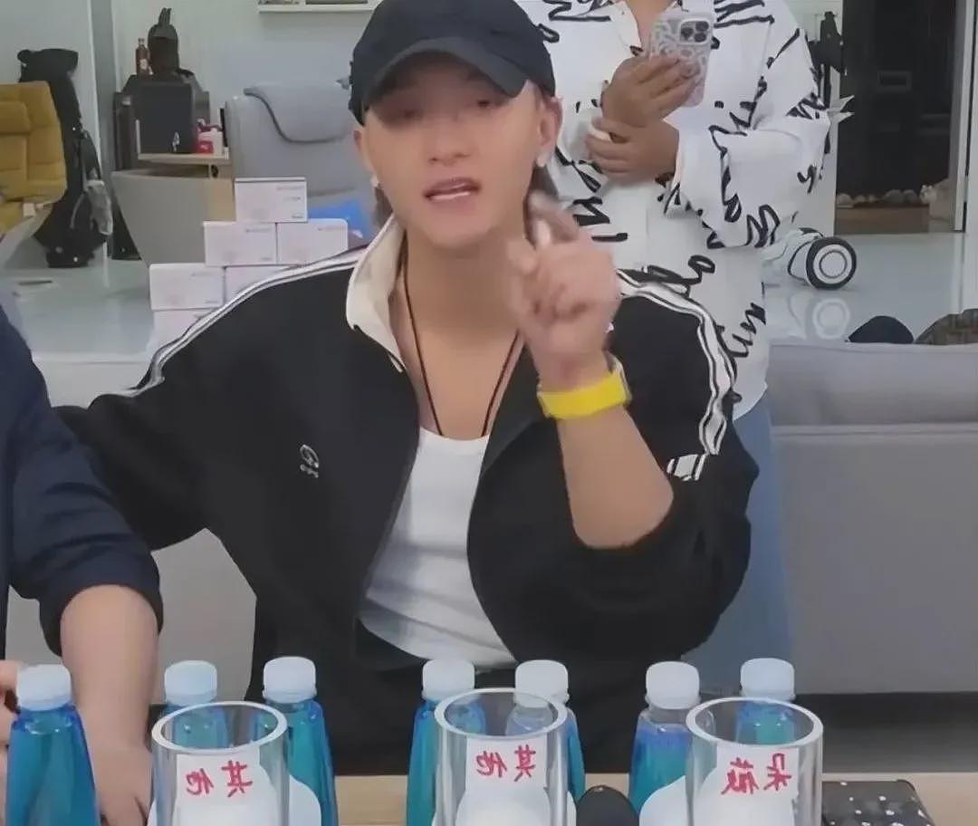 黄子韬卖卫生巾，或步小杨哥后尘？（组图） - 13