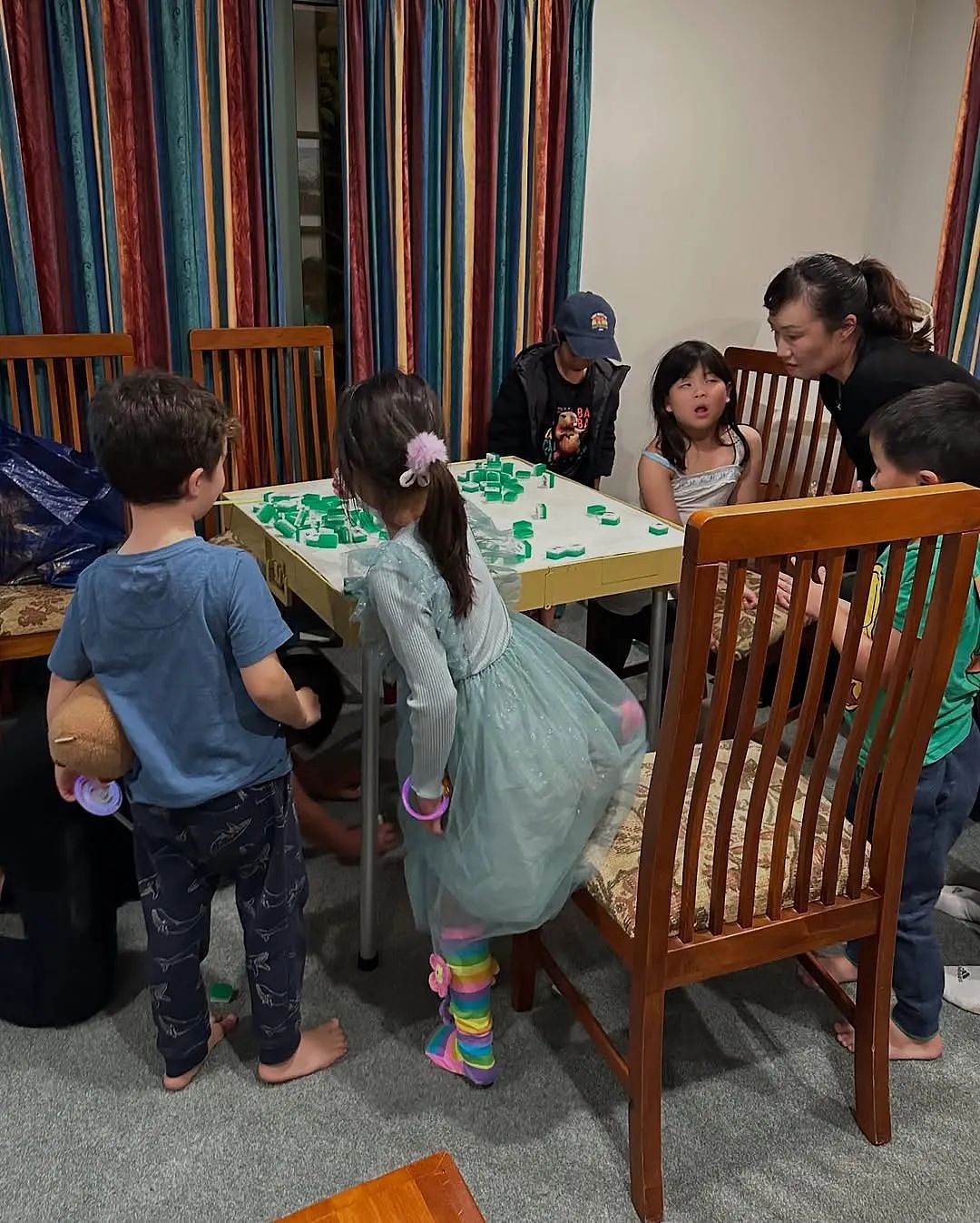 新西兰4代华人聚会名场面:一句中文不会说,麻将打得飞起(组图) - 11