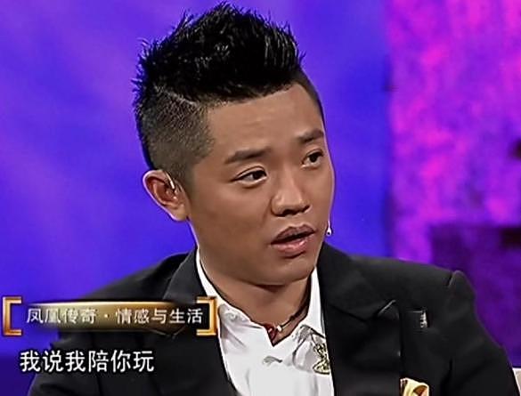 全是黑料？“手表风波”仅3天，曾毅越扒越有，这次玲花要窝心了（组图） - 1