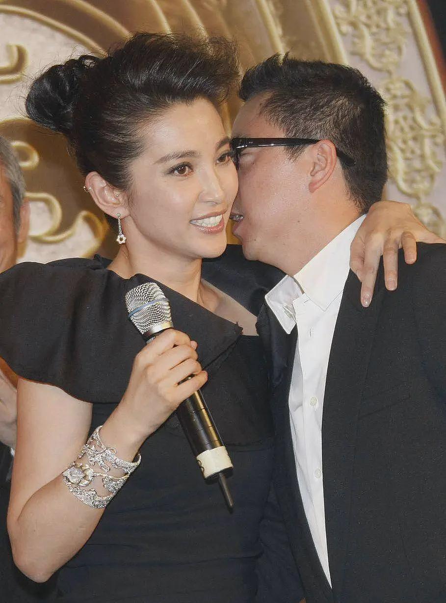 王中磊评论区沦陷，受搂腰马筱梅风波牵连，女方又被扒出新槽点（组图） - 7