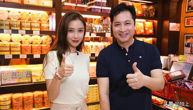 杨颖事业陷入低谷，为网红小吃店拍宣传片（组图） - 13