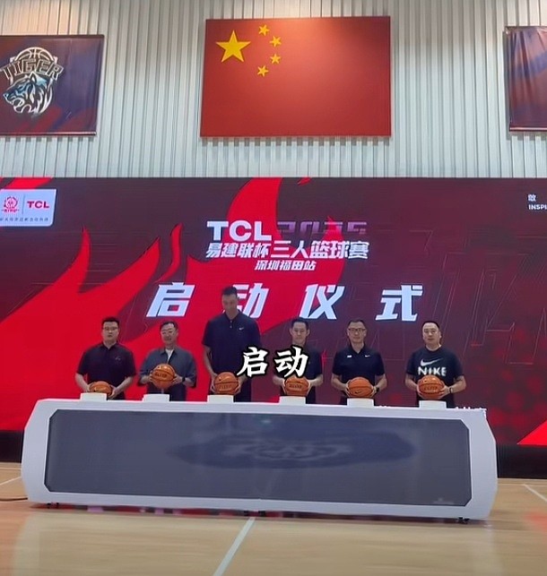 央视“宣布”易建联复出引热议！网友评论两极分化炸开锅（组图） - 10