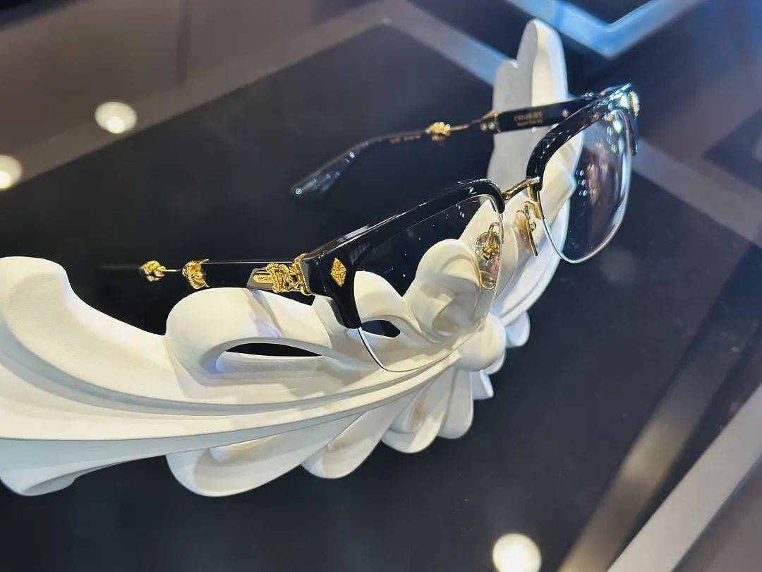 【时尚】当TA们穿上相同元素的礼服，谁赢了（组图） - 32