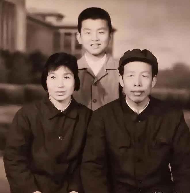 儿子丢失2年后，央视张泽群发文：父亲去了，儿子丢了，取消罢了（组图） - 3