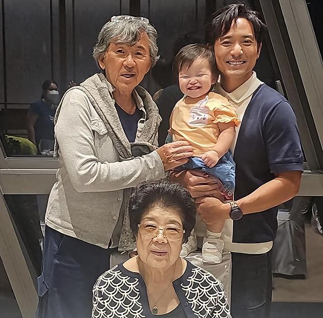 林子祥:与叶蒨文相爱33年,成龙都成他的迷弟,今三代同堂好温馨(组图) - 2