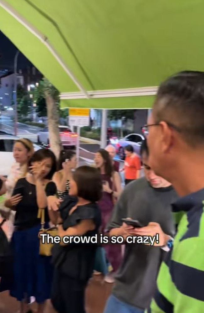 现场排队排疯了！澳洲国民品牌新加坡开店，队伍从天亮到天黑！（组图） - 2