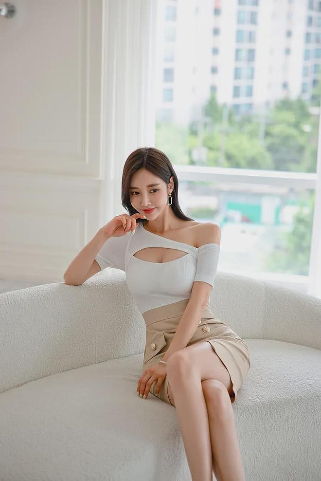 【美女】这双大长腿配黑丝，谁能拒绝这种身材？光看都看不够呀！（组图） - 22