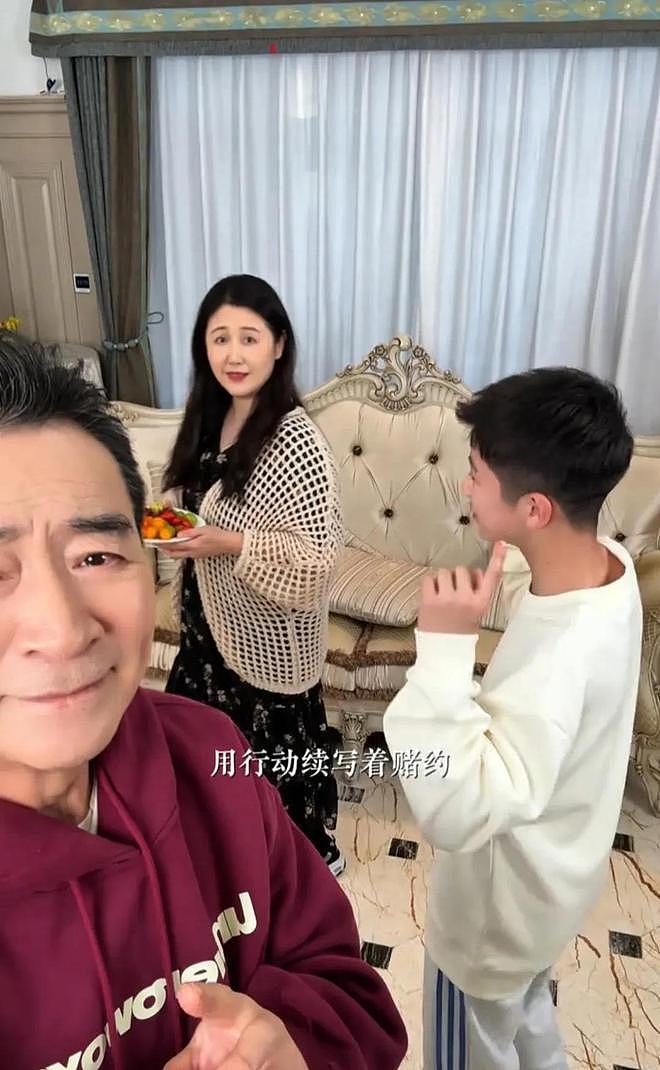 70岁寇振海谈与妻子20岁年龄差,比起忘年恋更愿意被称时光合伙人(组图) - 14