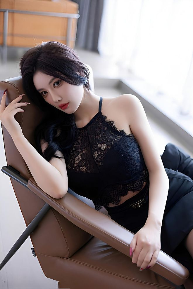 【美女】蜜桃臀、大长腿搭配肉丝+包臀裙！这身材绝了，谁能顶得住啊？（组图） - 15
