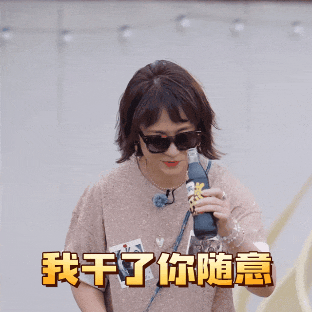 【时尚】当TA们穿上相同元素的礼服，谁赢了（组图） - 74
