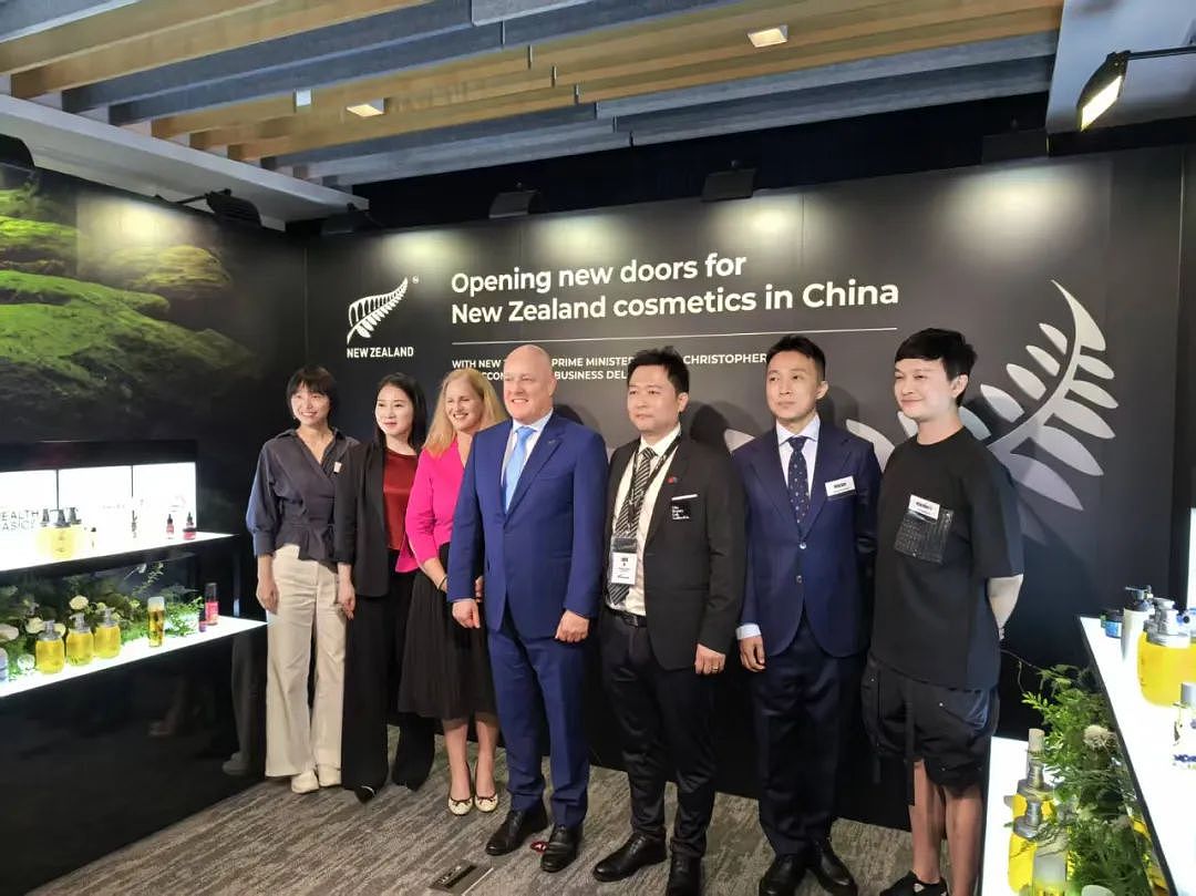 太拼了！新西兰总理在上海亲自直播带货！公布给中国更多签证优惠（组图） - 4