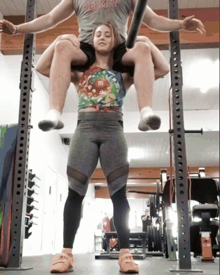 【美女】加拿大女孩展示超强深蹲姿势!各国男人惊呼:这样的女友,怕了怕了(组图) - 3