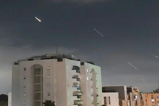 家乡突遭战火,伊朗来华游客在旅游大巴上哭泣:就算打仗也要回去,家人还在(视频/组图) - 3