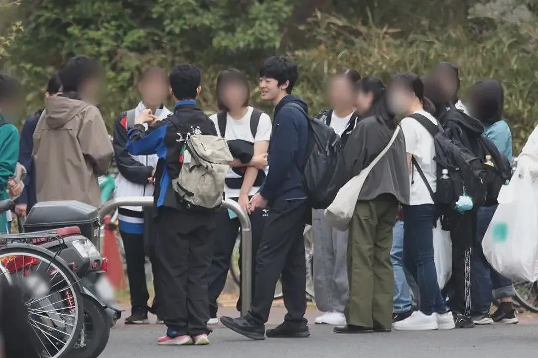 逃离皇室=快乐人生？真子小室圭又升职加薪，连悠仁都有了活人感！皇室尴尬了...（组图） - 17