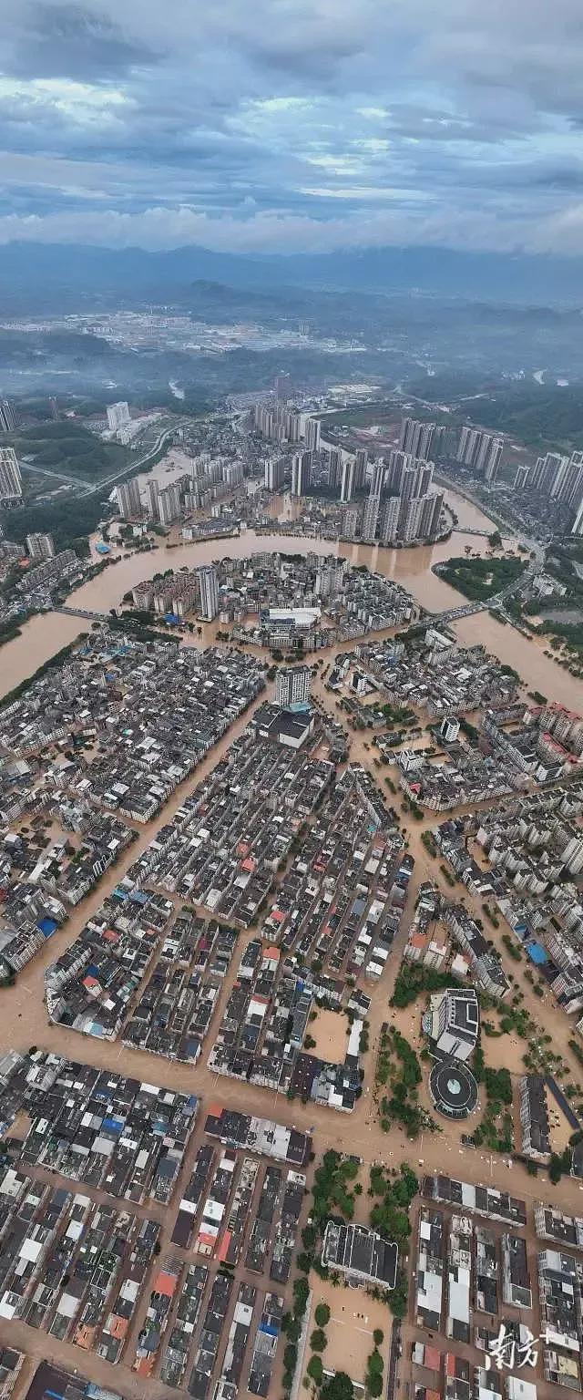 四次洪峰过境!广东怀集遭遇超百年一遇洪水(组图) - 2