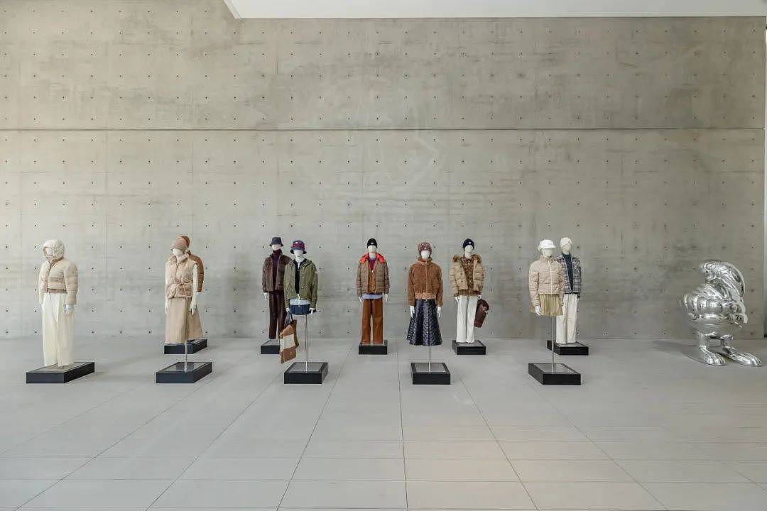 【时尚】当TA们穿上相同元素的礼服，谁赢了（组图） - 22