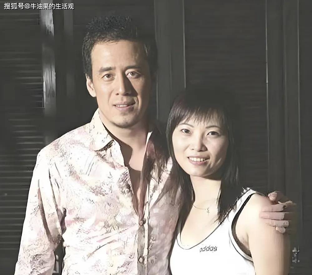 52岁杨坤新恋情曝光,女友颜值不输女明星(组图) - 9
