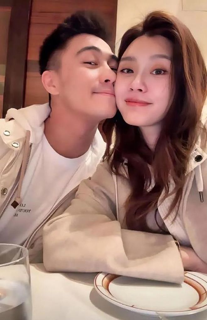 奚梦瑶独自逛高档商场，白T瑜伽裤衣服上没一个log，依旧难掩贵气（组图） - 6