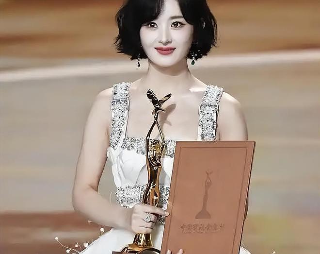 这一次，“变了面相”的赵丽颖，给圈内所有离异女星“提了个醒”（组图） - 2