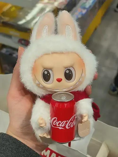 泡泡玛特市值蒸发200亿,labubu还能火多久(组图) - 1