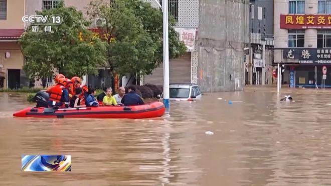 广东怀集出现55.22米洪峰水位,洪水已漫入周边居民楼(组图) - 7