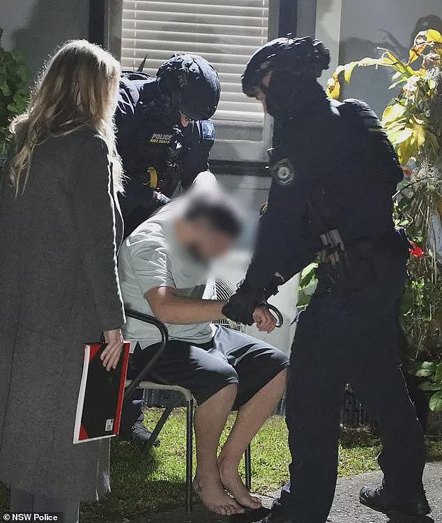 举国震怒！澳洲4少年轮流性侵少女，家人还大骂警察“狗东西”（组图） - 3