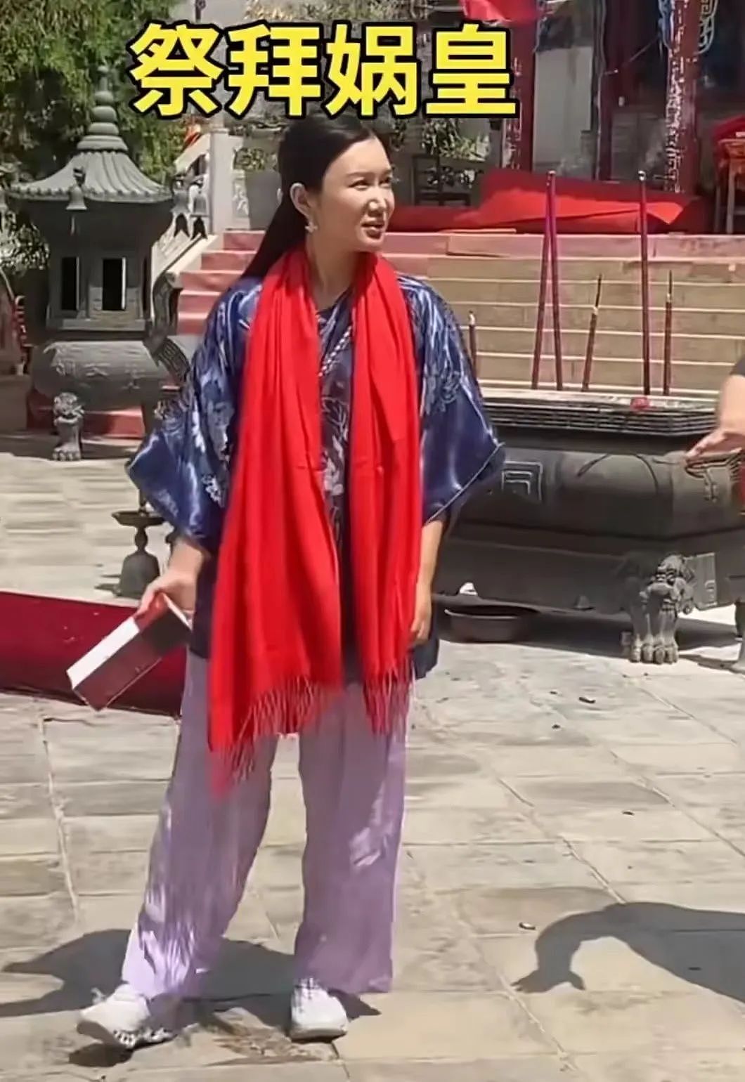 张纪中夫妇到甘肃旅游，杜星霖身材走样，生图与精修图差距大（组图） - 4