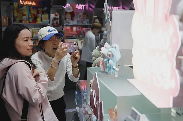 Labubu走红背后的营销爆点、盲盒模式与谷子经济(组图) - 3