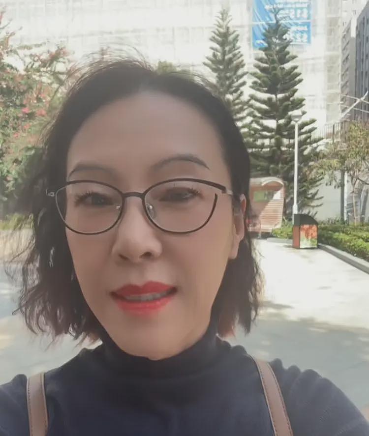 61岁李国庆被曝将二婚,女方长相优雅漂亮,和前夫育有两个女儿(组图) - 9