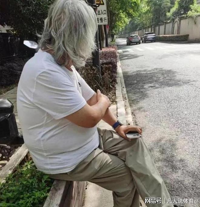 张纪中夫妇到甘肃旅游，杜星霖身材走样，生图与精修图差距大（组图） - 7