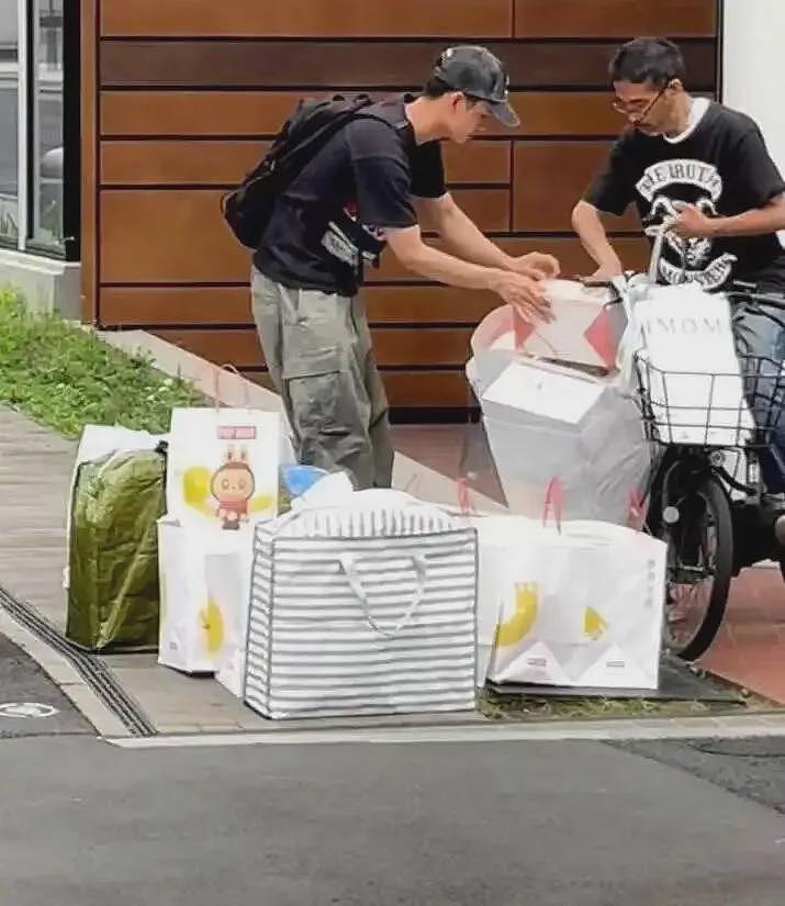泡泡玛特市值蒸发200亿,labubu还能火多久(组图) - 47