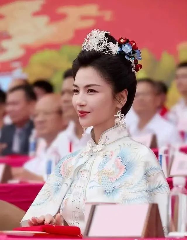 狂亏150亿，女明星为啥容易陷入假豪门？（组图） - 34