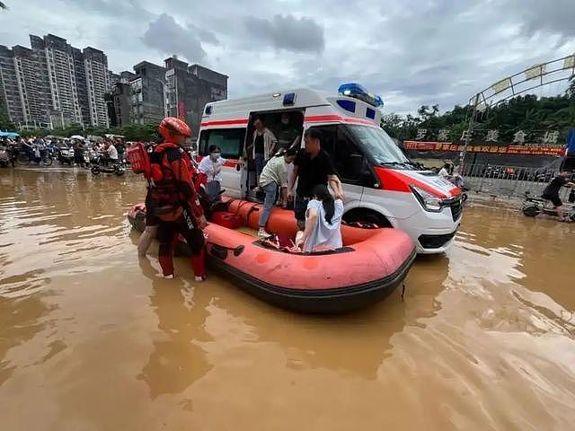 广东怀集遭遇特大洪涝灾害，零食店遭哄抢，连收银机现金都被拿走（组图） - 7