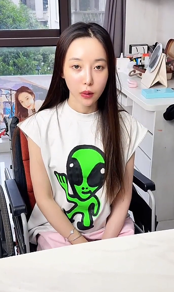 28岁女演员突发疾病变植物人!最新情况曝光(组图) - 1