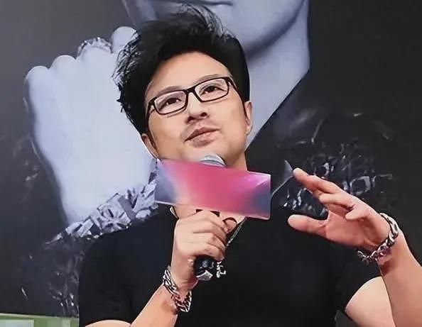 汪峰用蛋糕无人机给宁静庆生!牵手看流星,撕碎章子怡最后的体面(组图) - 35