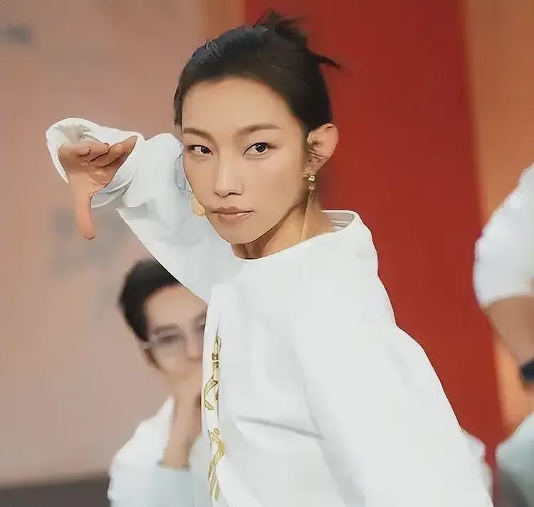 官媒点名彻查那尔那茜！知情记者曝内幕，不管怎么扒，资本会强保（组图） - 4
