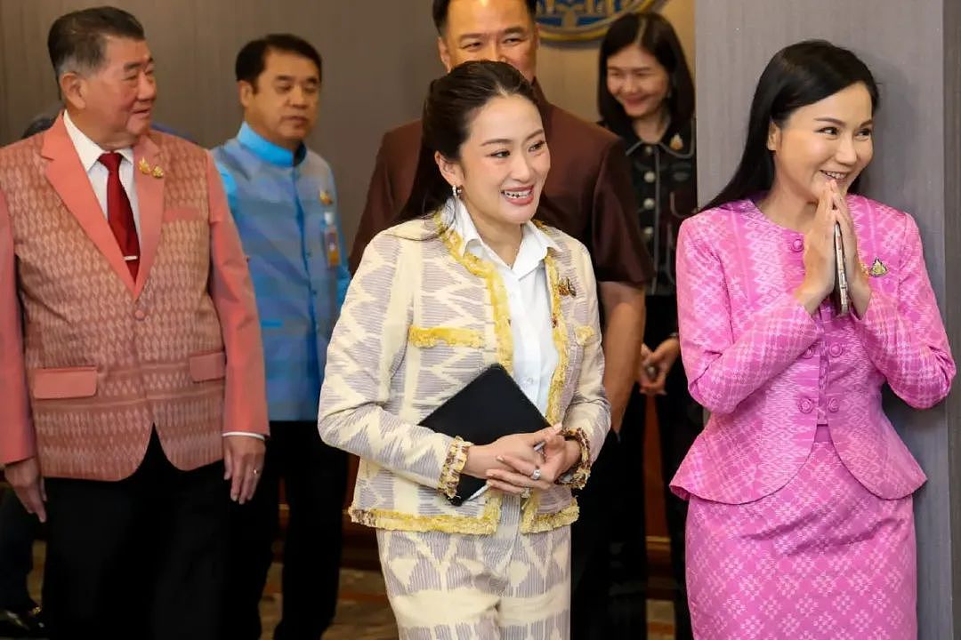 泰国爆发!总理辞职或解散国会?洪森为何这么绝?(组图) - 38