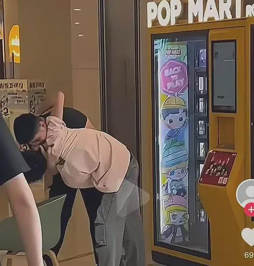 价格崩盘上热搜，Labubu第一批黄牛破产了……（组图） - 2