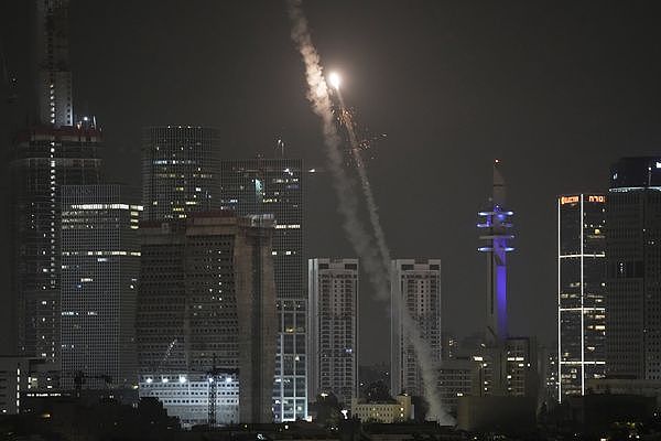 防空飞弹1天烧60亿！以色列打伊朗代价高，开战1个月惊人花费曝光（组图） - 1