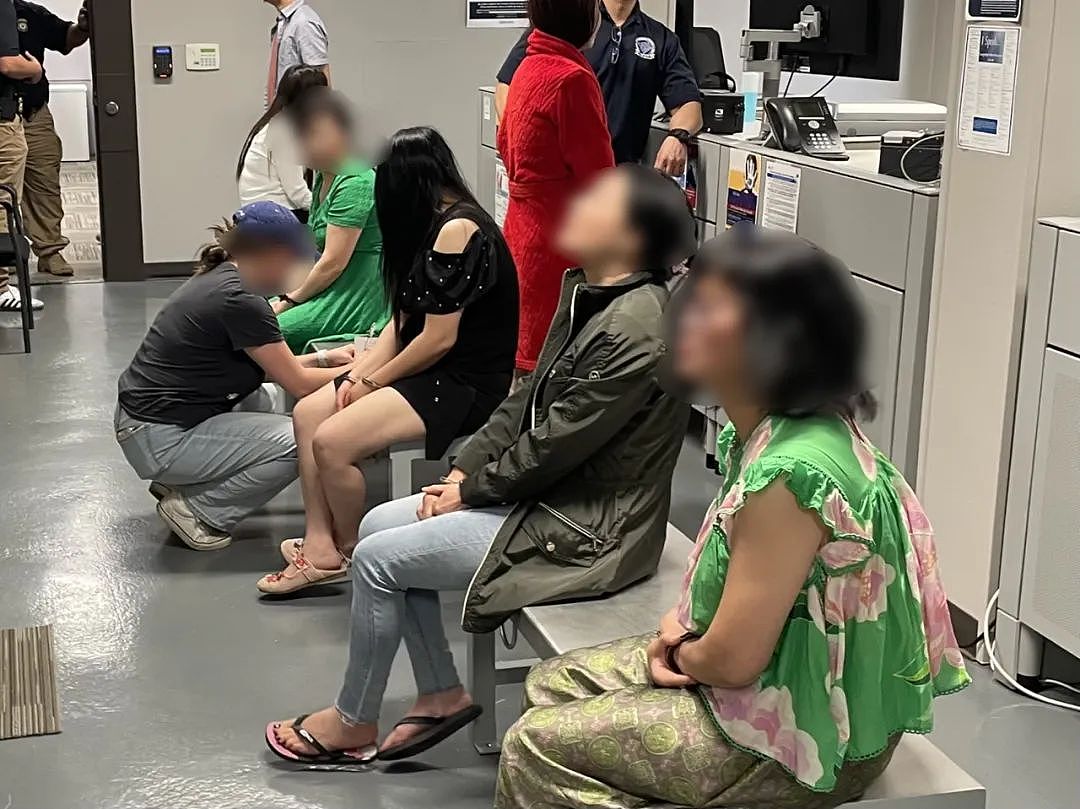 9家“色情”按摩院遭突袭！10名中国女子被捕，或遭遣返（组图） - 4