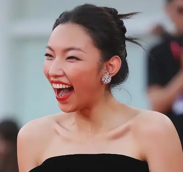 官媒点名彻查那尔那茜！知情记者曝内幕，不管怎么扒，资本会强保（组图） - 12
