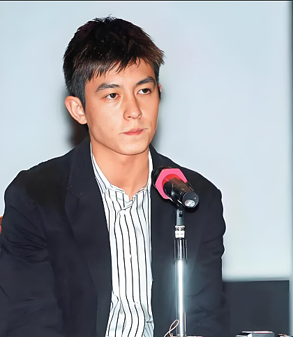 陈冠希被爆怼空乘,余文乐老了,谢霆锋当“厨子”,港娱三帅人生各不同(组图) - 5