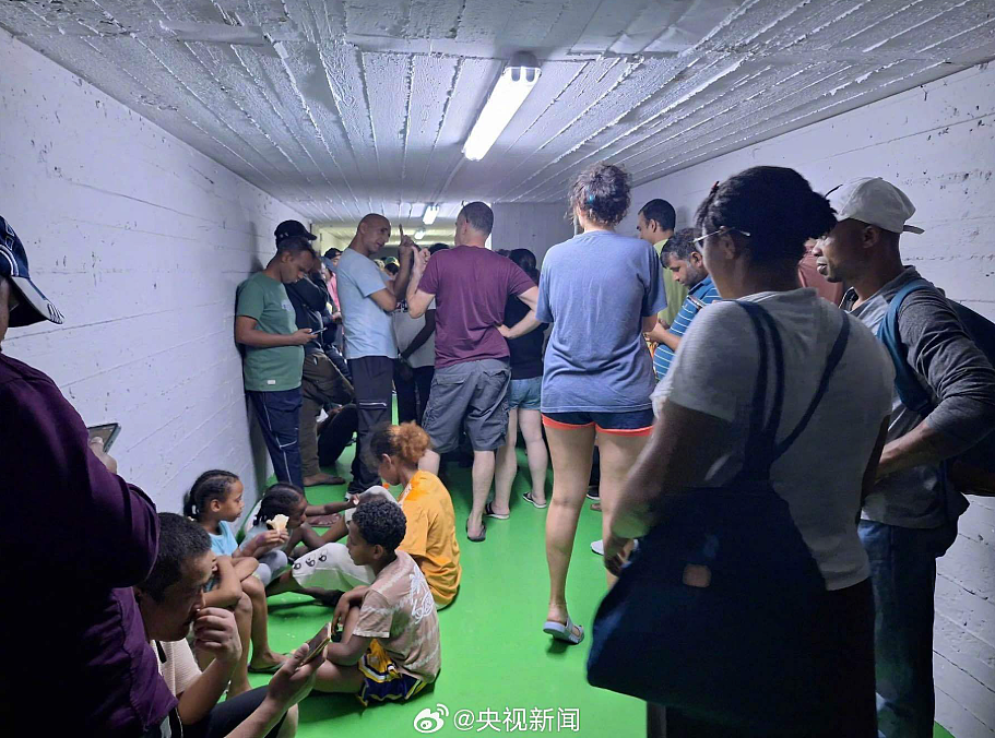 以色列海法被炸，航运巨头：暂停停靠！以要求全境民众进入避难所！美媒：伊朗高频率打击，以防空系统“不堪重负”（组图） - 4