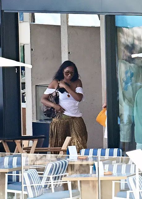奥巴马夫人带一胖一瘦俩女儿度假,前总统缺席,还遭妻子“羞辱”(组图) - 2