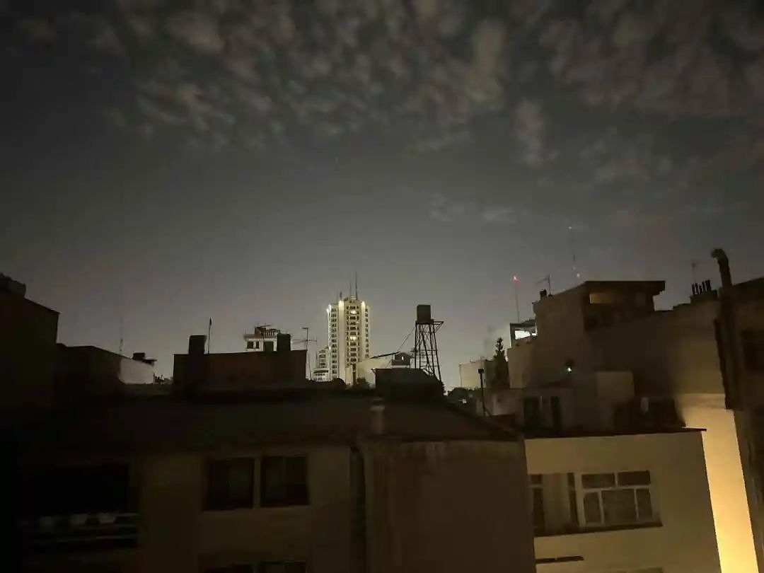 中国记者的伊朗战地日记：亲历家门口爆炸，也感受到硝烟中的温暖（组图） - 1