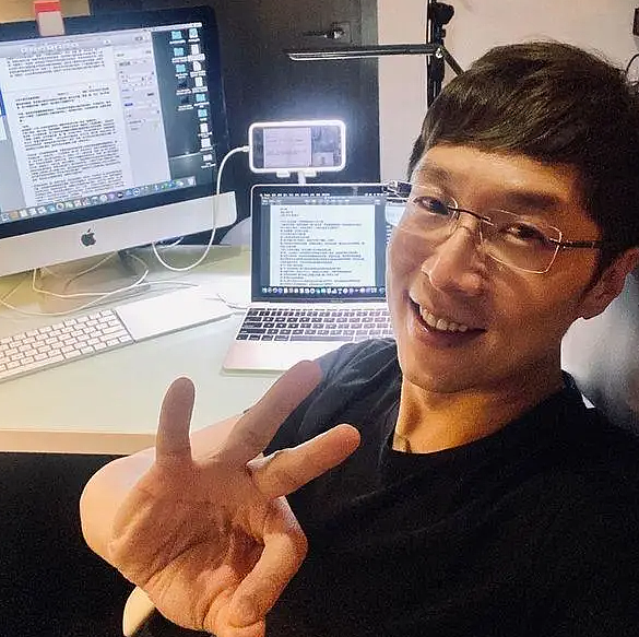 香港最帅康熙逆袭成霸道总裁！人生比电影还精彩（组图） - 23