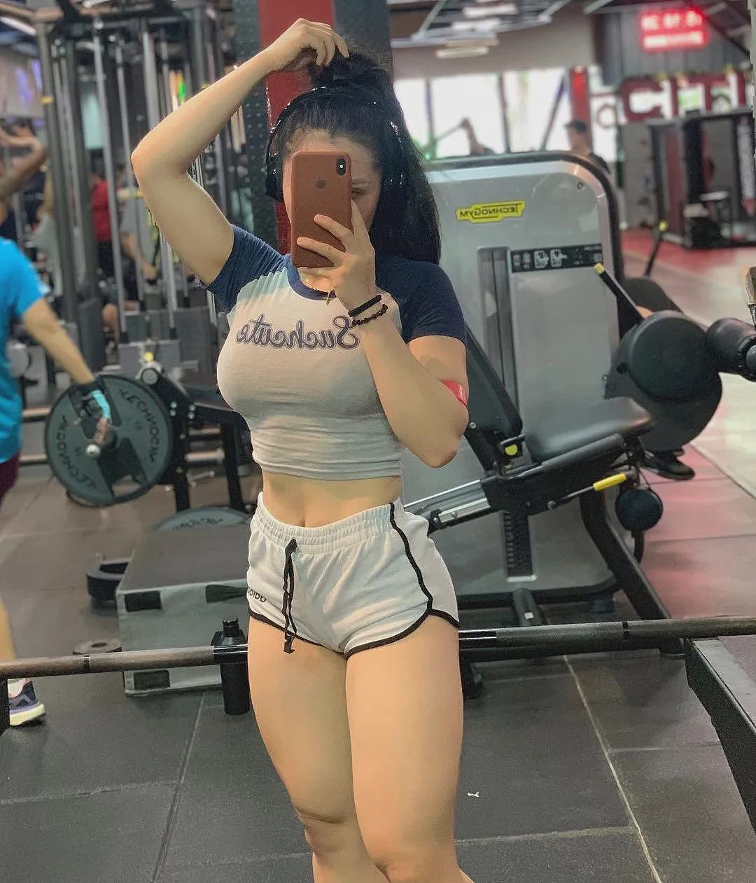 【美女】越南女教练身材照曝光，网友：这个桌臀我沦陷了（组图） - 8