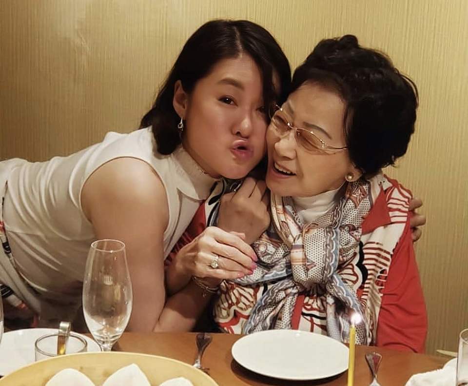 香港知名女星自曝遭非礼,被年轻演员摸胸,八年没谈恋爱至今未婚(组图) - 6