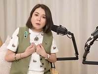 香港知名女星自曝遭非礼，被年轻演员摸胸，八年没谈恋爱至今未婚（组图）